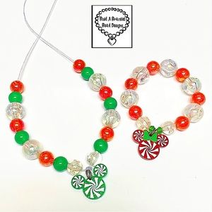 Peppermint Minnie & Mickey Necklace/Bracelet Set #minnie #disneychristmas